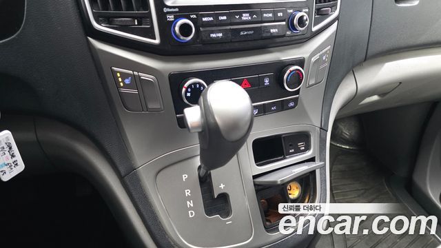 Hyundai Starex 2018 — photo 9