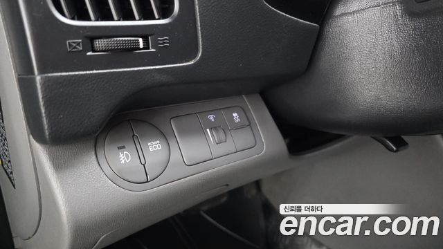 Hyundai Starex 2018 — photo 17