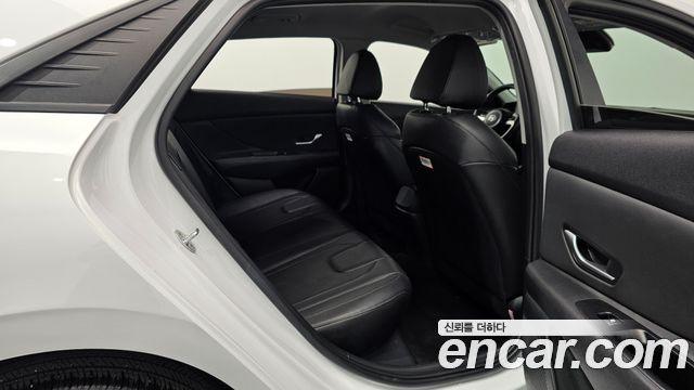 Hyundai AVANTE 2023 — photo 18