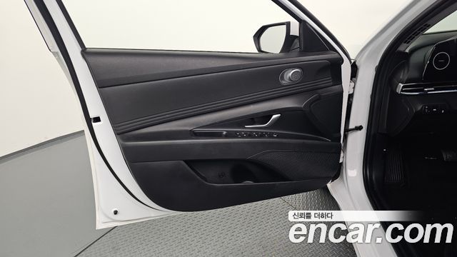Hyundai AVANTE 2023 — photo 14
