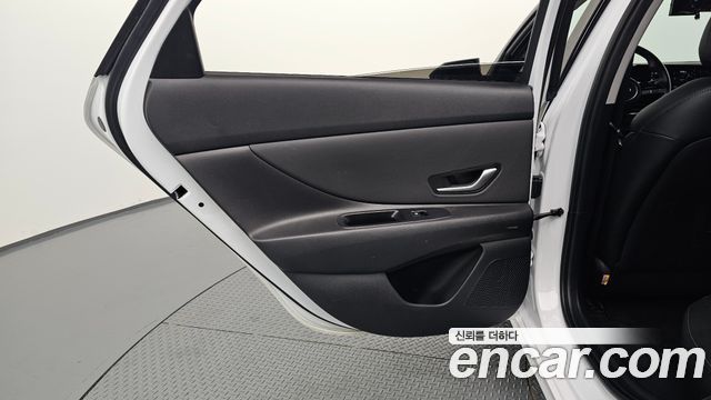 Hyundai AVANTE 2023 — photo 15