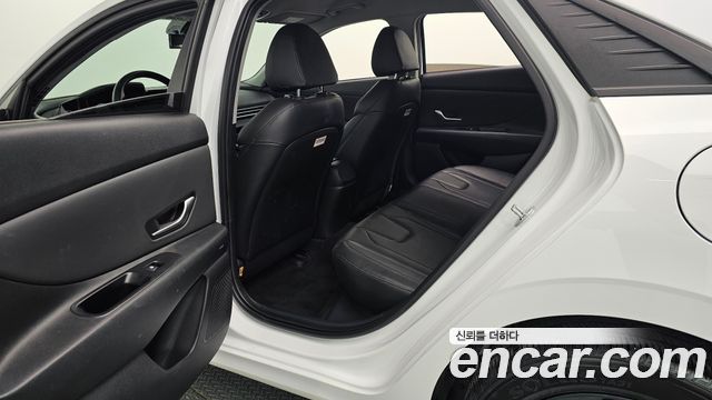 Hyundai AVANTE 2023 — photo 16