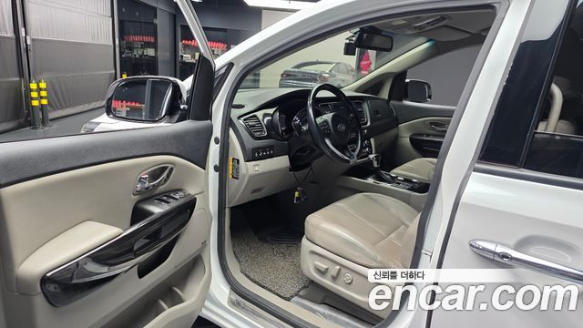 Kia Canival 2019 — photo 13