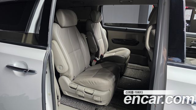 Kia Canival 2019 — photo 18
