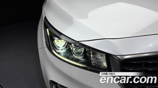 Kia Canival 2019 — photo 8