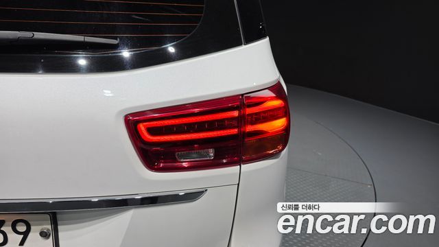Kia Canival 2019 — photo 9