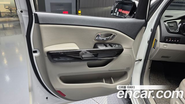 Kia Canival 2019 — photo 14