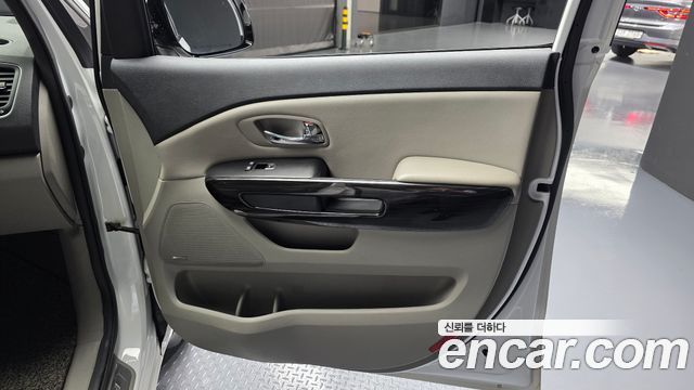 Kia Canival 2019 — photo 15