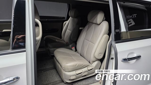 Kia Canival 2019 — photo 16