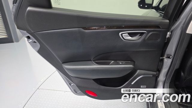 Renault Korea SM6 2016 — photo 15