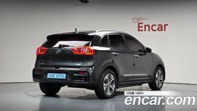 Kia Niro 2021 — photo 2