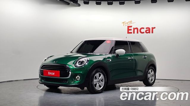 Mini Cooper 2020 — photo 1