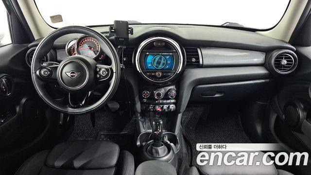 Mini Cooper 2020 — photo 10