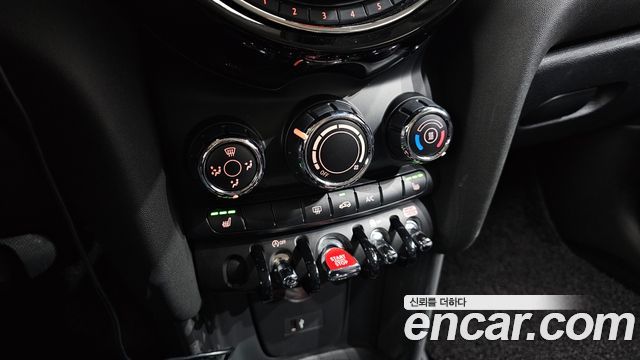 Mini Cooper 2020 — photo 23