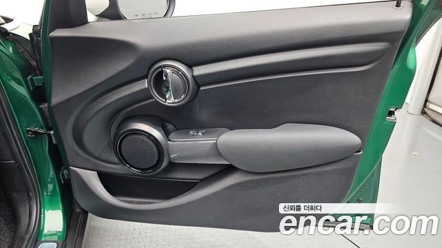 Mini Cooper 2020 — photo 14