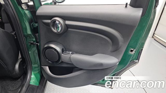 Mini Cooper 2020 — photo 15