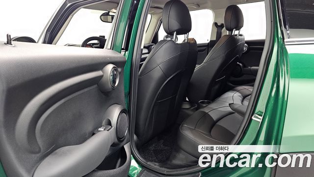 Mini Cooper 2020 — photo 16
