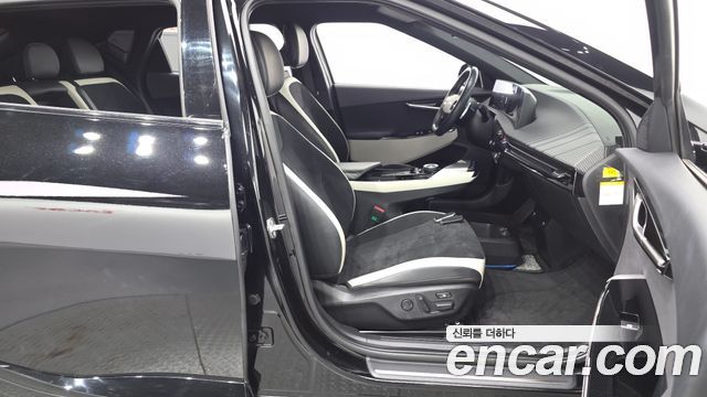 Kia EV6 2022 — photo 16