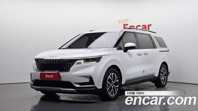 Kia Canival 2023 — photo 1