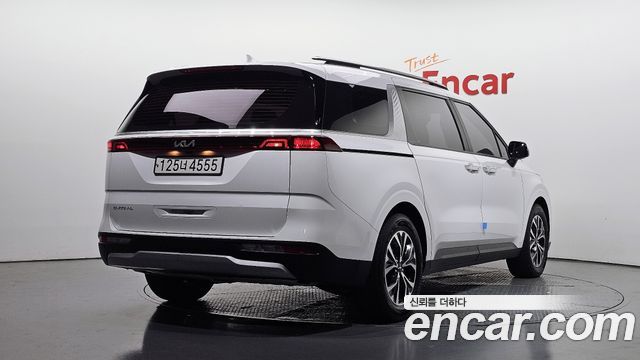 Kia Canival 2023 — photo 2