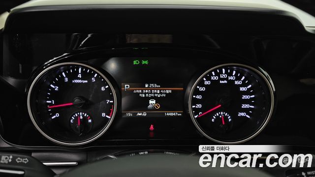 Kia Canival 2023 — photo 11