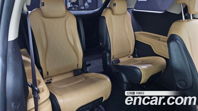 Kia Canival 2023 — photo 17