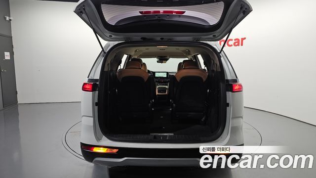 Kia Canival 2023 — photo 26