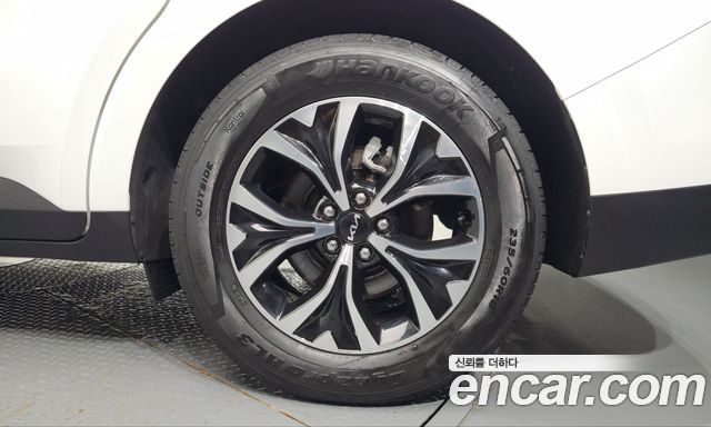 Kia Canival 2023 — photo 7