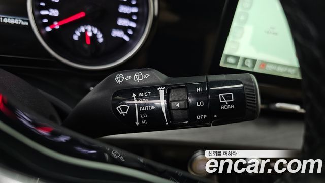 Kia Canival 2023 — photo 29