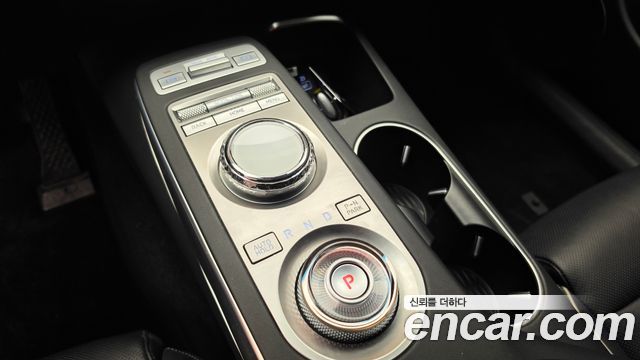 Genesis GV70 2022 — photo 12