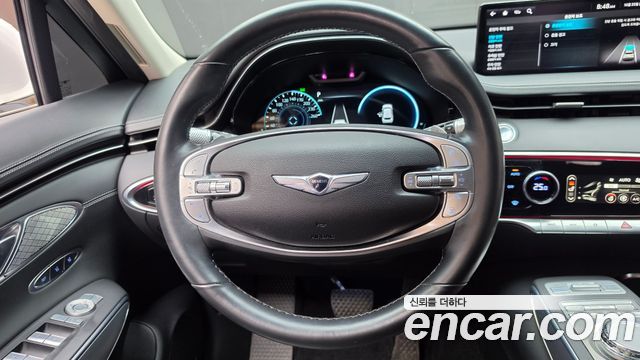 Genesis GV70 2022 — photo 21