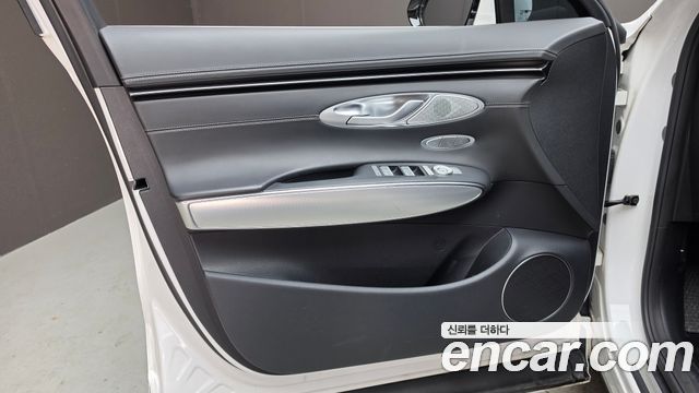 Genesis GV70 2022 — photo 14