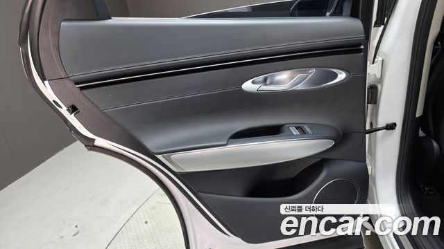 Genesis GV70 2022 — photo 15