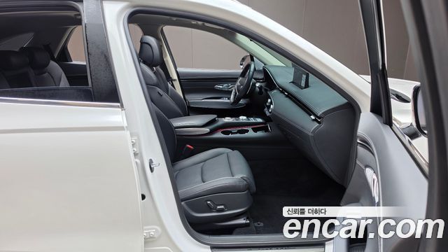 Genesis GV70 2022 — photo 16