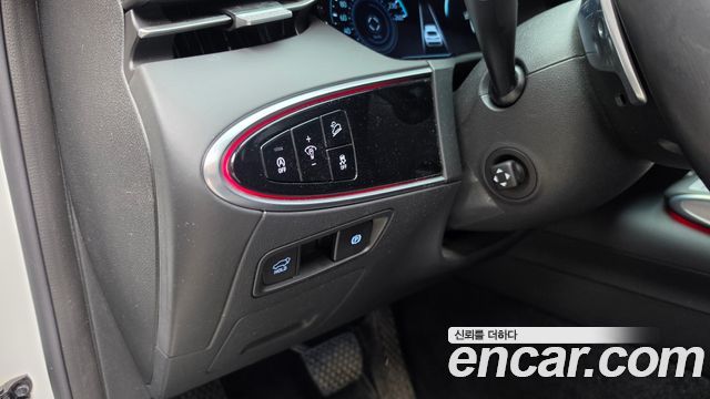 Genesis GV70 2022 — photo 28