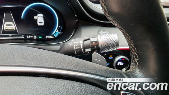 Genesis GV70 2022 — photo 29