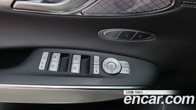Genesis GV70 2022 — photo 31