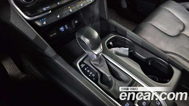 Hyundai Santafe 2019 — photo 12
