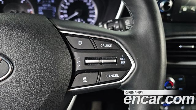 Hyundai Santafe 2019 — photo 22
