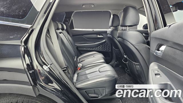 Hyundai Santafe 2019 — photo 31