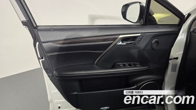 Lexus RX 2019 — photo 14