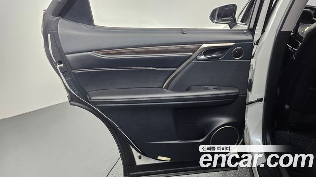 Lexus RX 2019 — photo 15