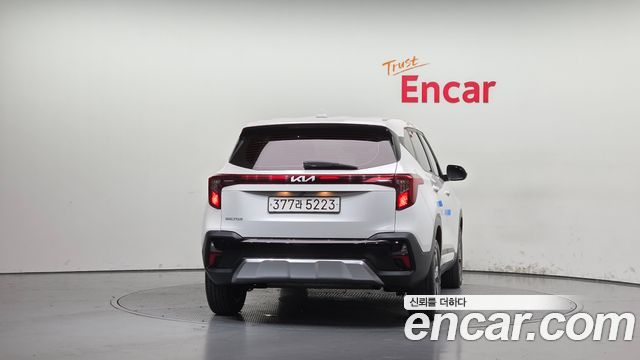 Kia Seltos 2023 — photo 4