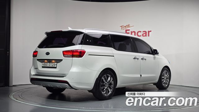 Kia Canival 2016 — photo 2