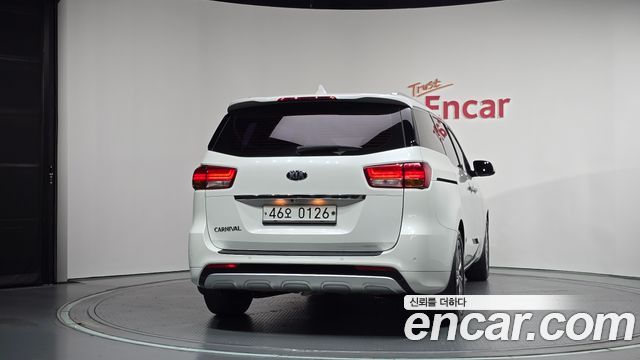 Kia Canival 2016 — photo 4