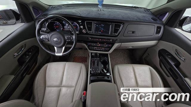 Kia Canival 2016 — photo 10