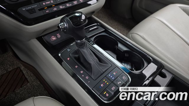 Kia Canival 2016 — photo 12