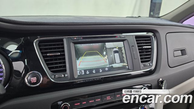 Kia Canival 2016 — photo 21