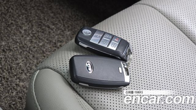 Kia Canival 2016 — photo 22