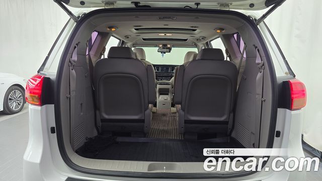 Kia Canival 2016 — photo 25